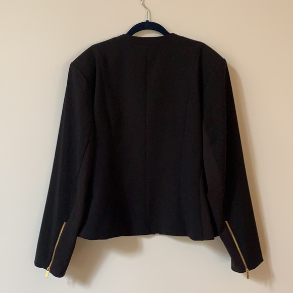 Calvin Klein Size 22W (US) Stretch Long-sleeve Jacket w/ Gold Hardware - Picture 6 of 13